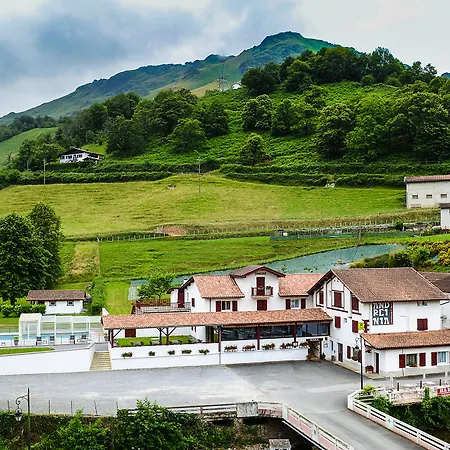 Logis Andreinia & 호텔 Esterençuby