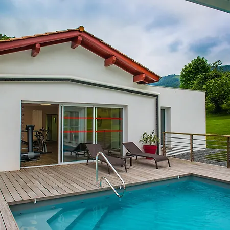 Logis Andreinia & 호텔 2*