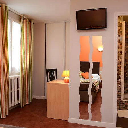 فندق Logis Andreinia &