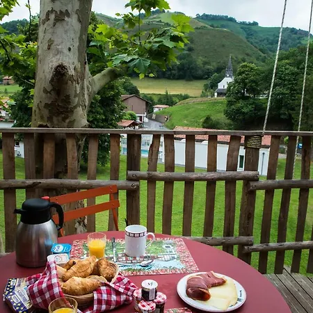 Logis Andreinia & 호텔 2*