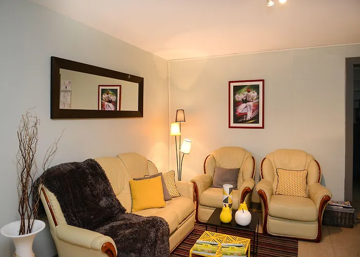 Logis Andreinia & فندق 2*