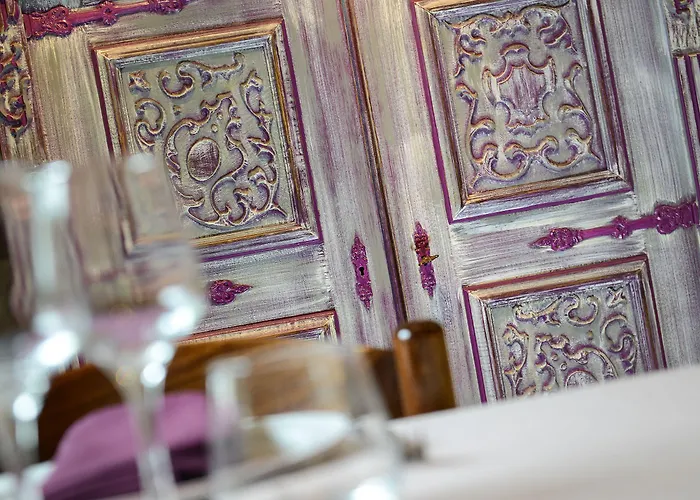 Logis Andreinia & فندق 2*