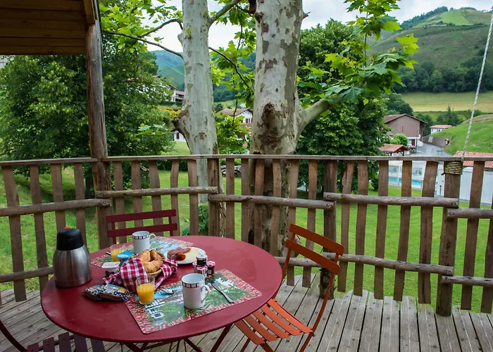 Logis Andreinia & Esterençuby