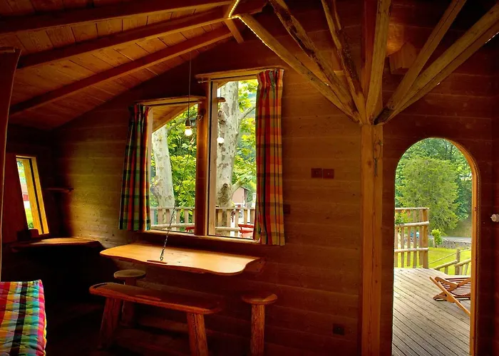 فندق Logis Andreinia & 2*